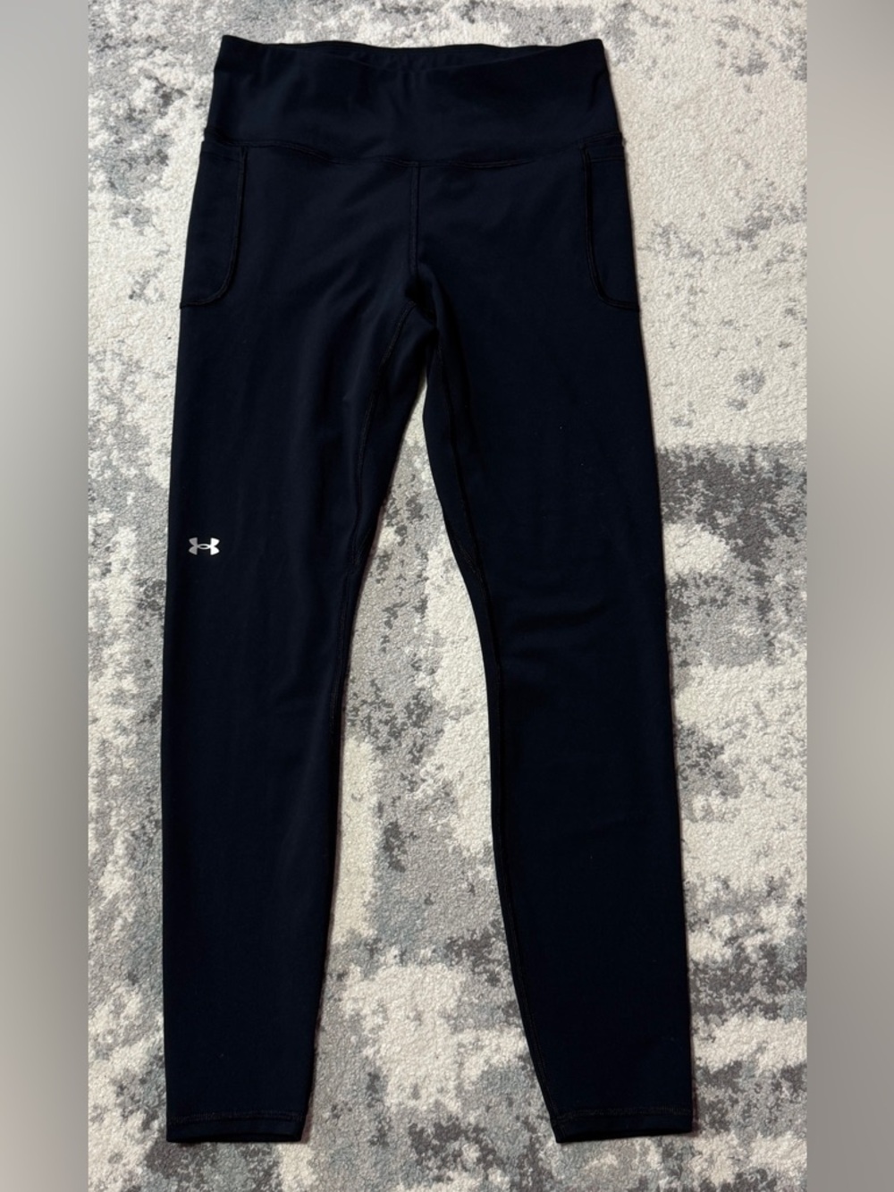 Under Armour Black Women's Performance Leggings with Side Pockets